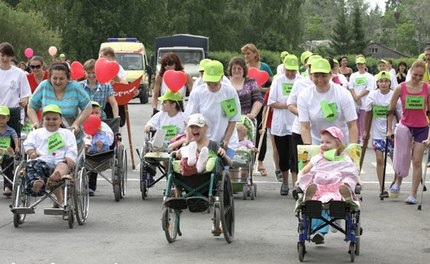 Прооперированные дети на колясках