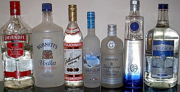 Бутылки с водкой