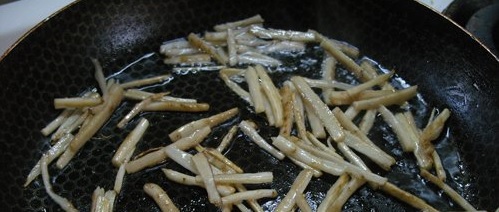Жареные корни одуванчика