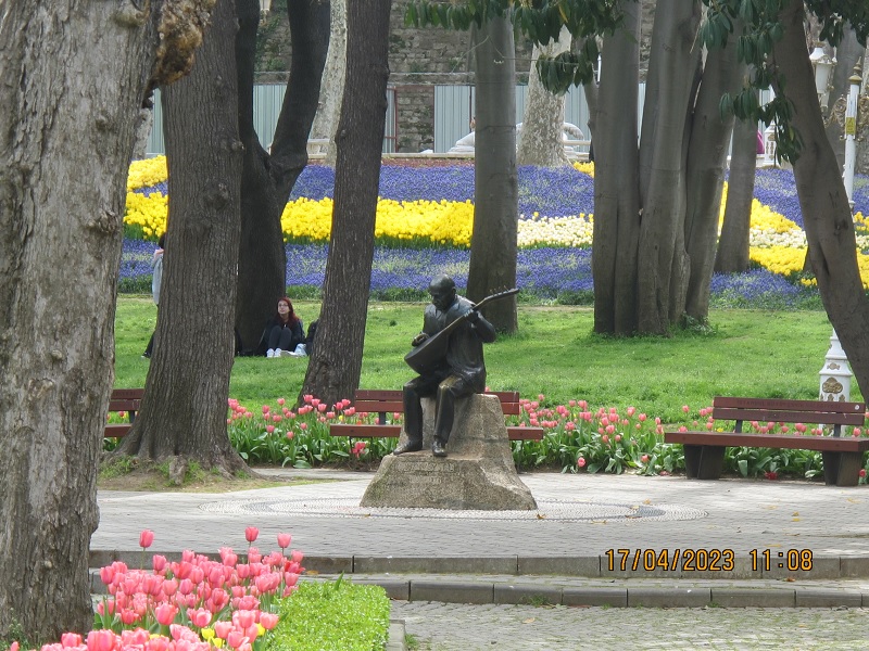 Памятник