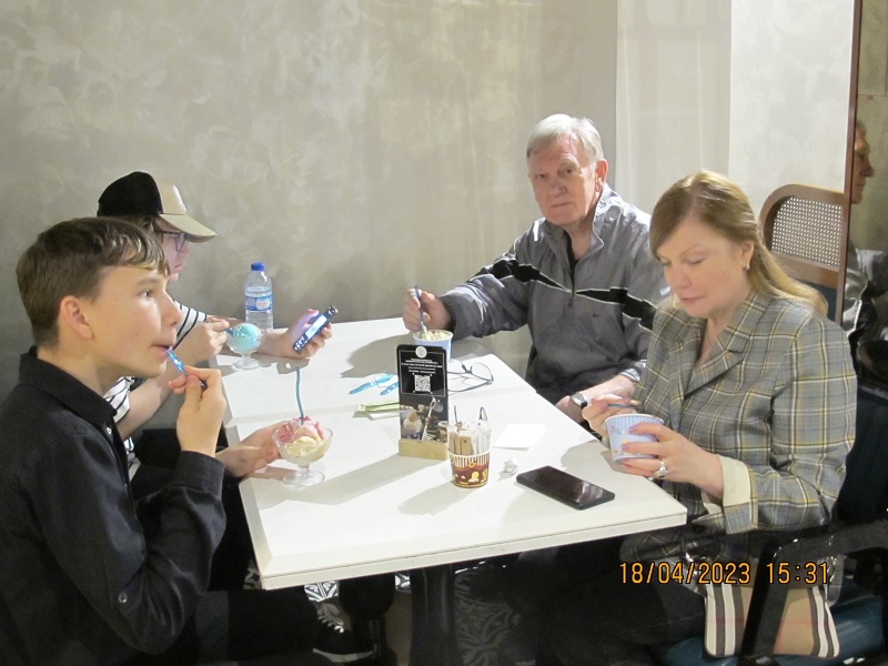 В кафе